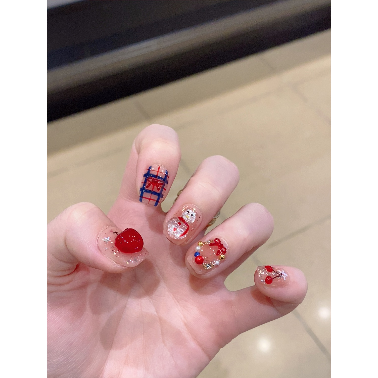 【雪王】纯手工穿戴甲 显白牢固高级红色系雪人蝴蝶结樱桃美甲 B