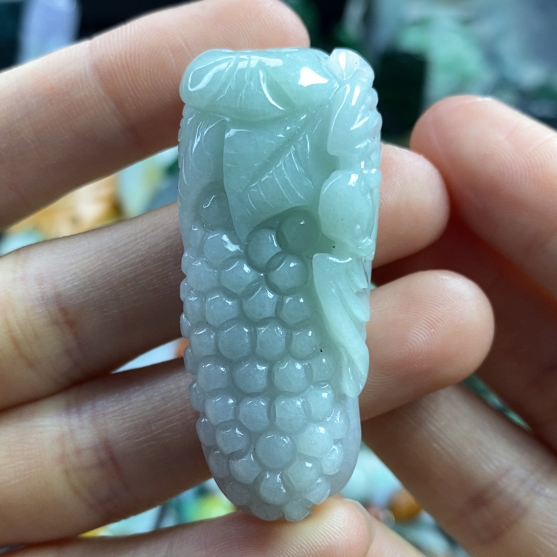翡翠颈饰未镶嵌吊坠