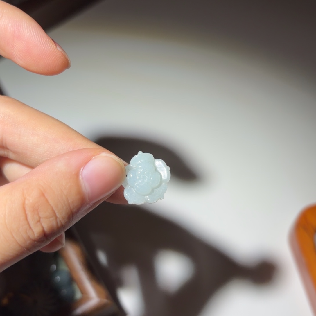 颈饰未镶嵌翡翠好