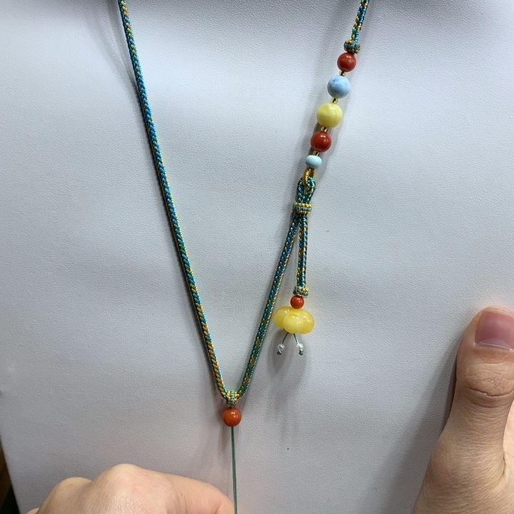 蜜蜡未镶嵌颈饰挂绳