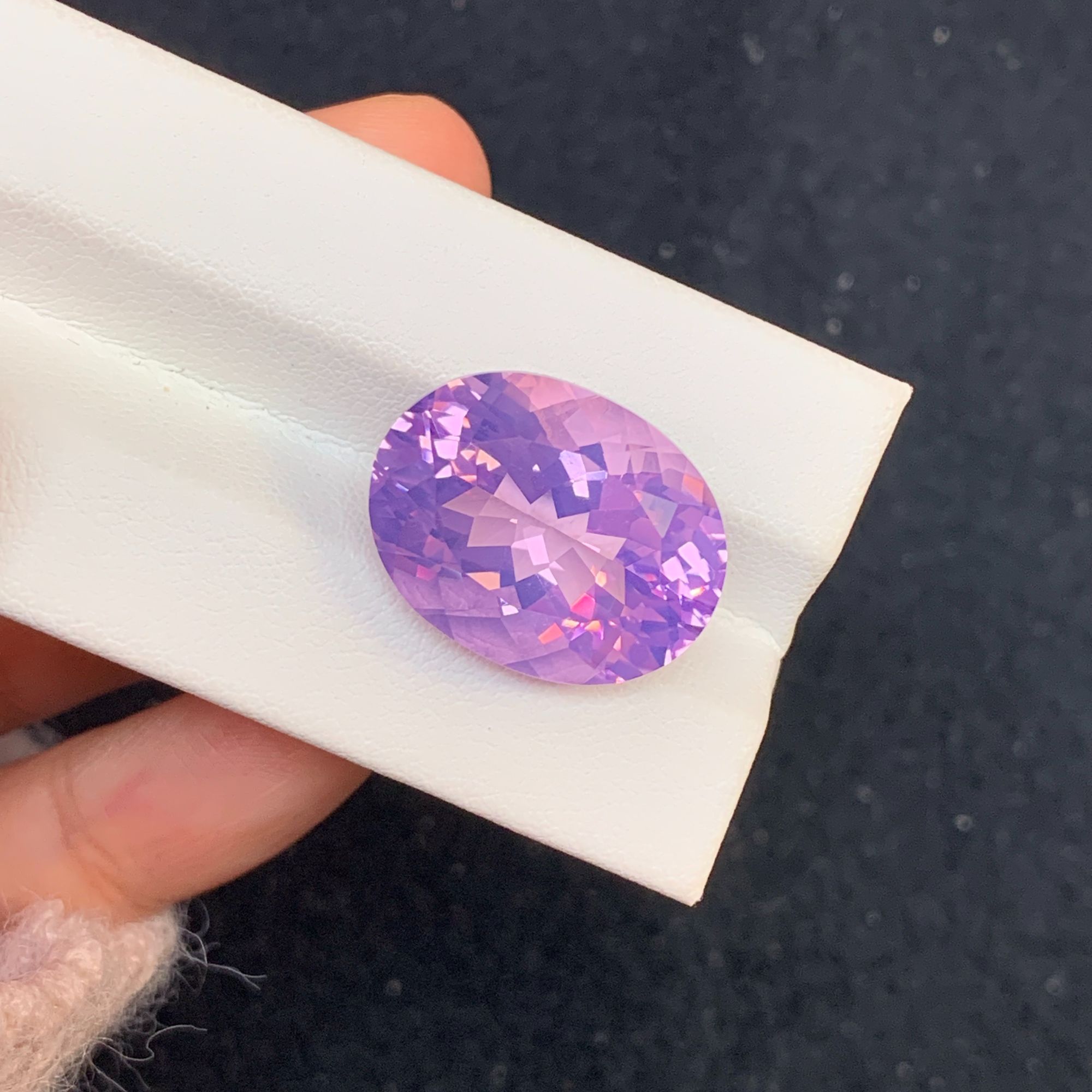 天然水晶薰衣草19.89克拉20*15.5*11.7