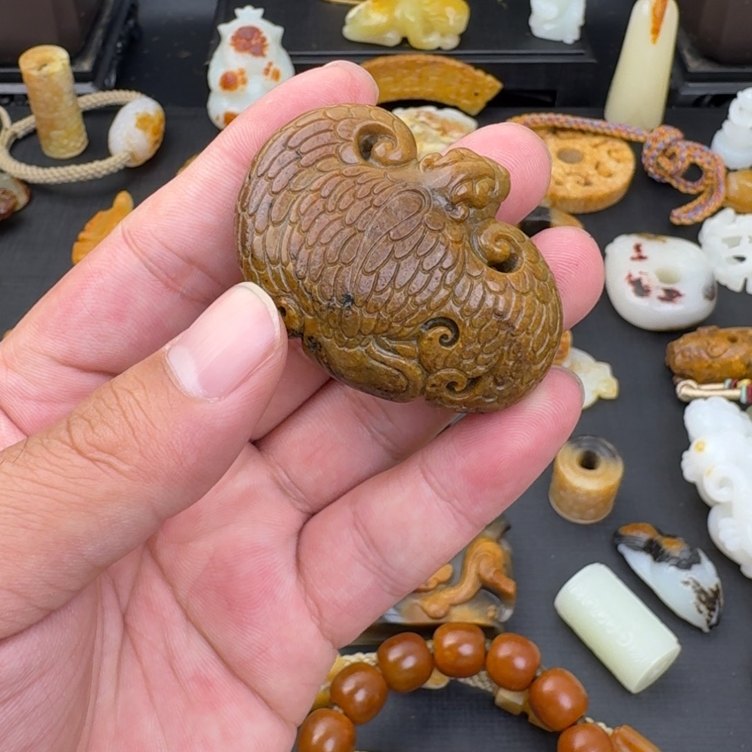 老***童和田玉（糖玉）未镶嵌颈饰