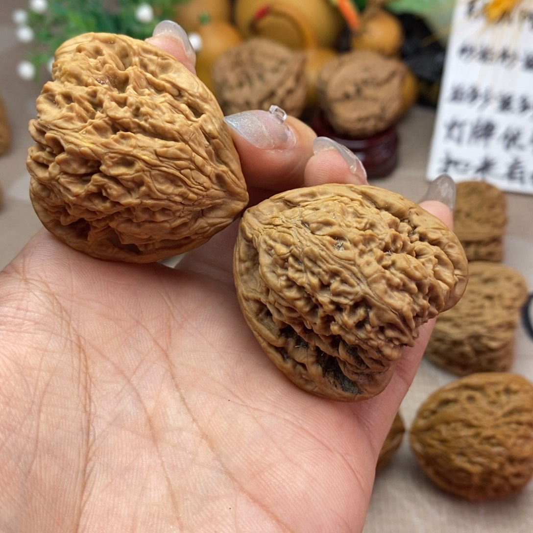 仔***饱文玩核桃吊坠涿鹿