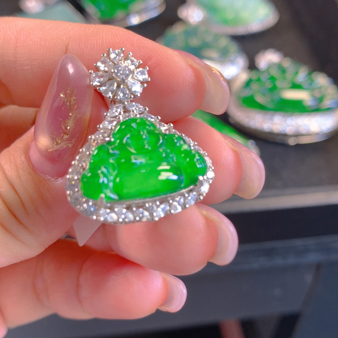 翡翠颈饰银S925镶嵌翡翠