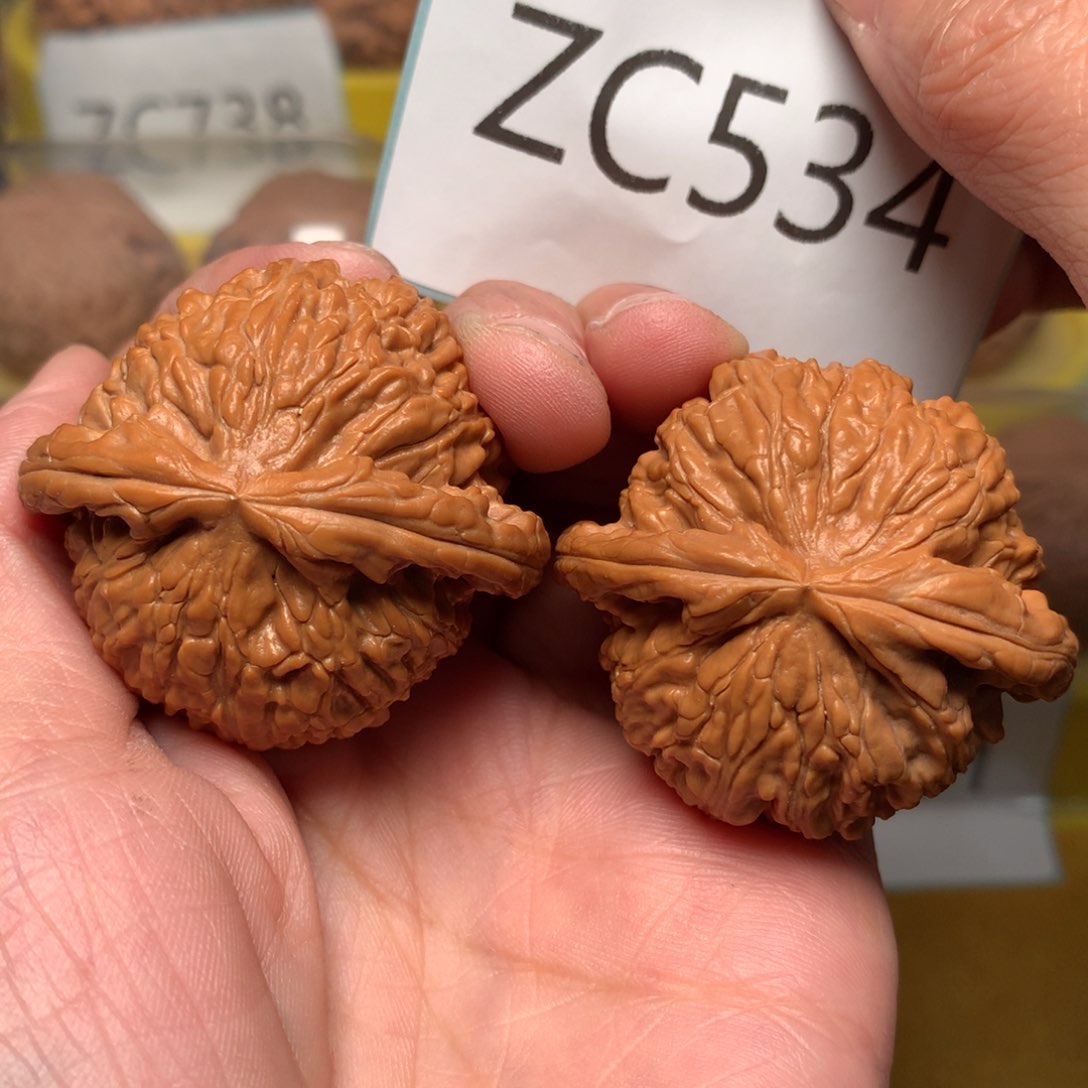 文玩核桃把件红皮球白43