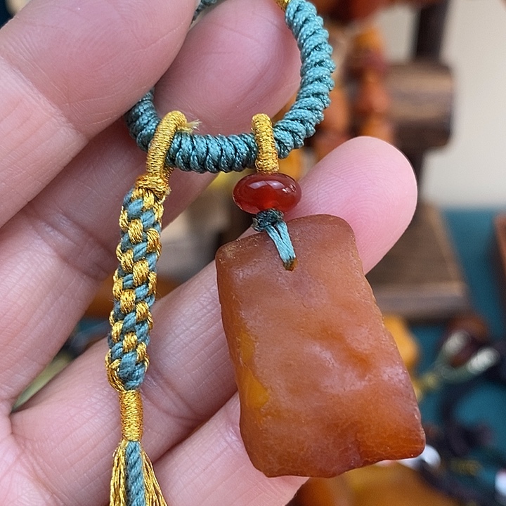 琥珀未镶嵌颈饰钥匙扣