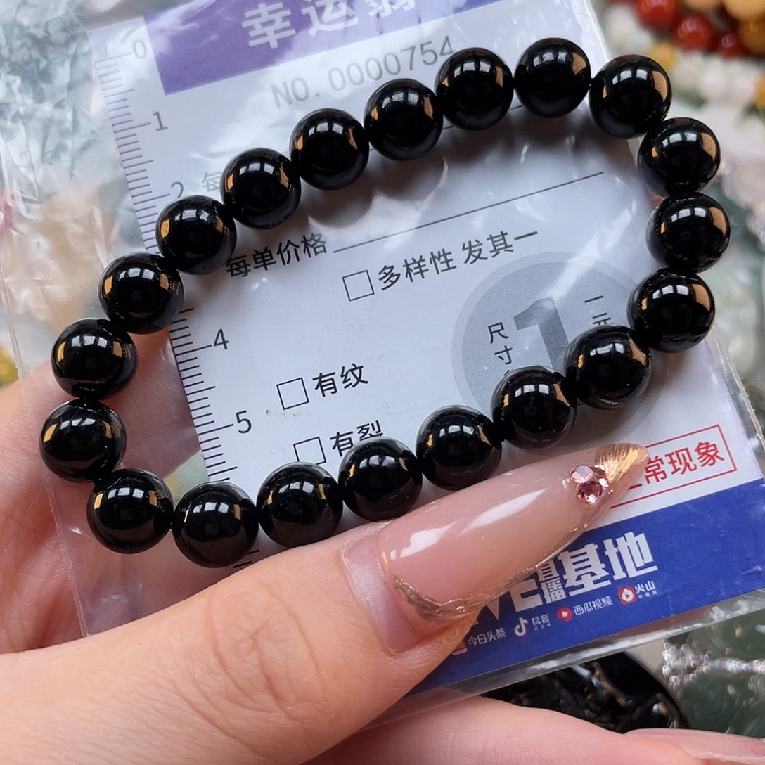 翡翠未镶嵌颈饰hhh