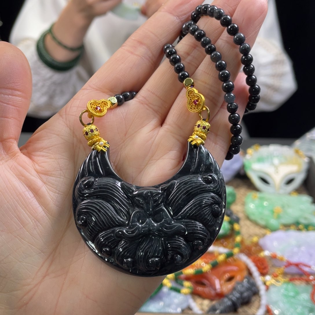 翡翠颈饰未镶嵌代编织