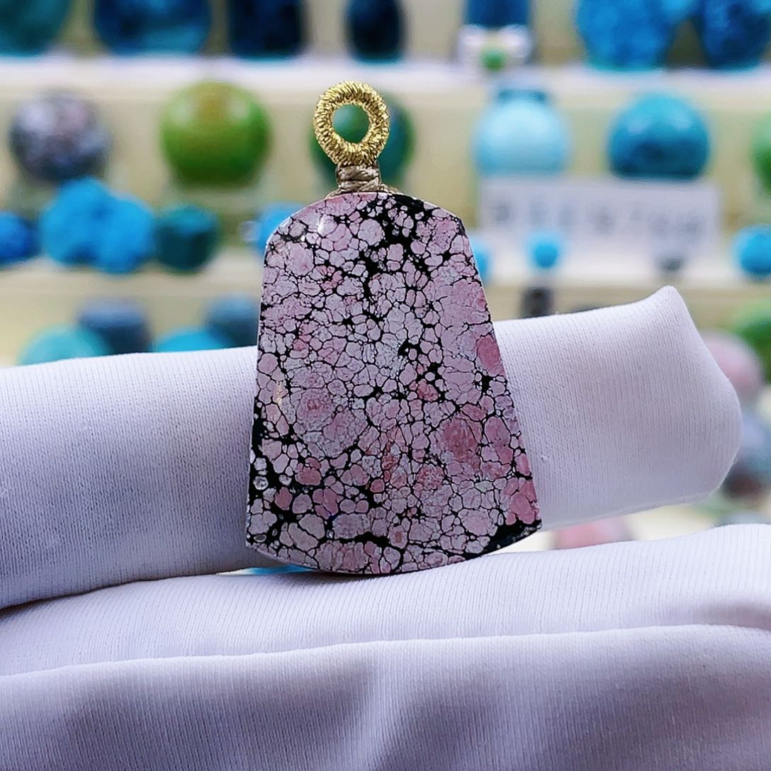 绿松石颈饰未镶嵌