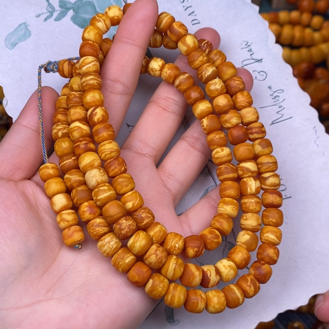 蜜蜡裸石未镶嵌蜜蜡