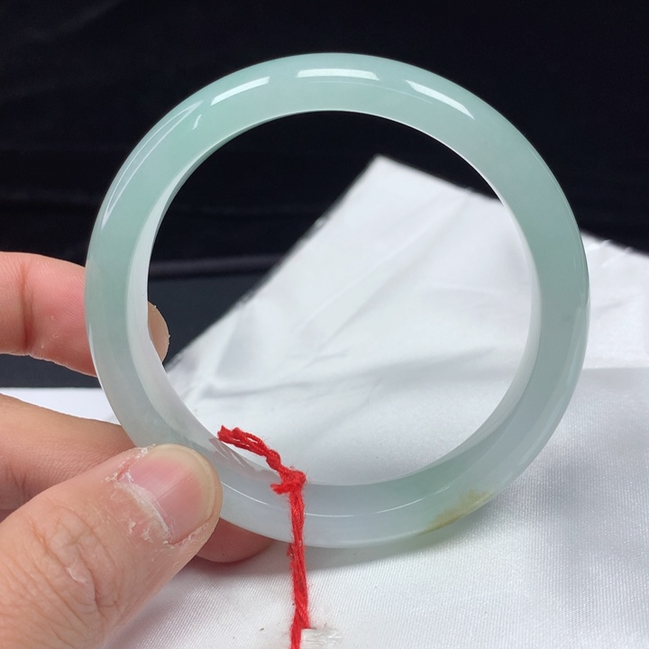 翡翠手镯（圆镯）未镶嵌56.8