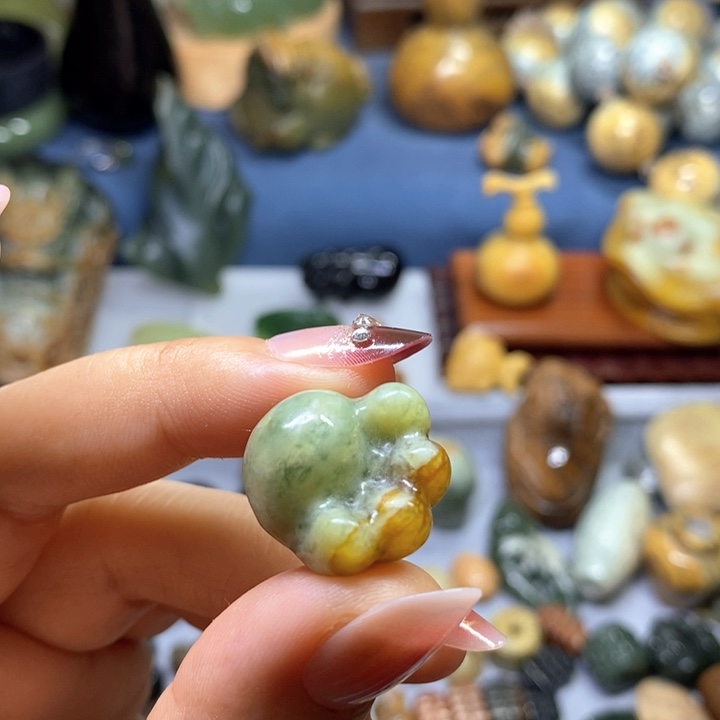 蛇纹石玉未镶嵌岫玉