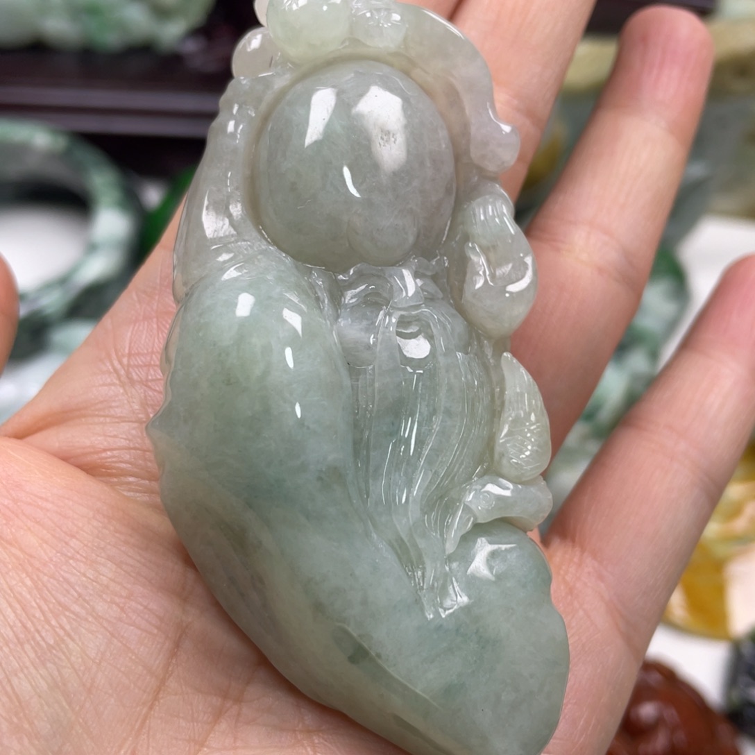 翡翠未镶嵌颈饰牌子