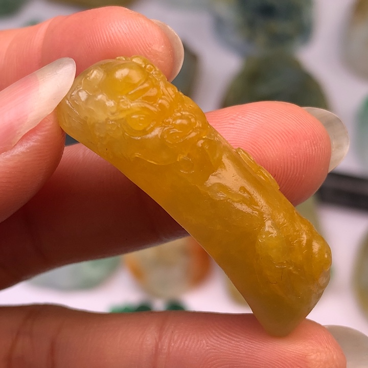 定制翡翠未镶嵌翡翠