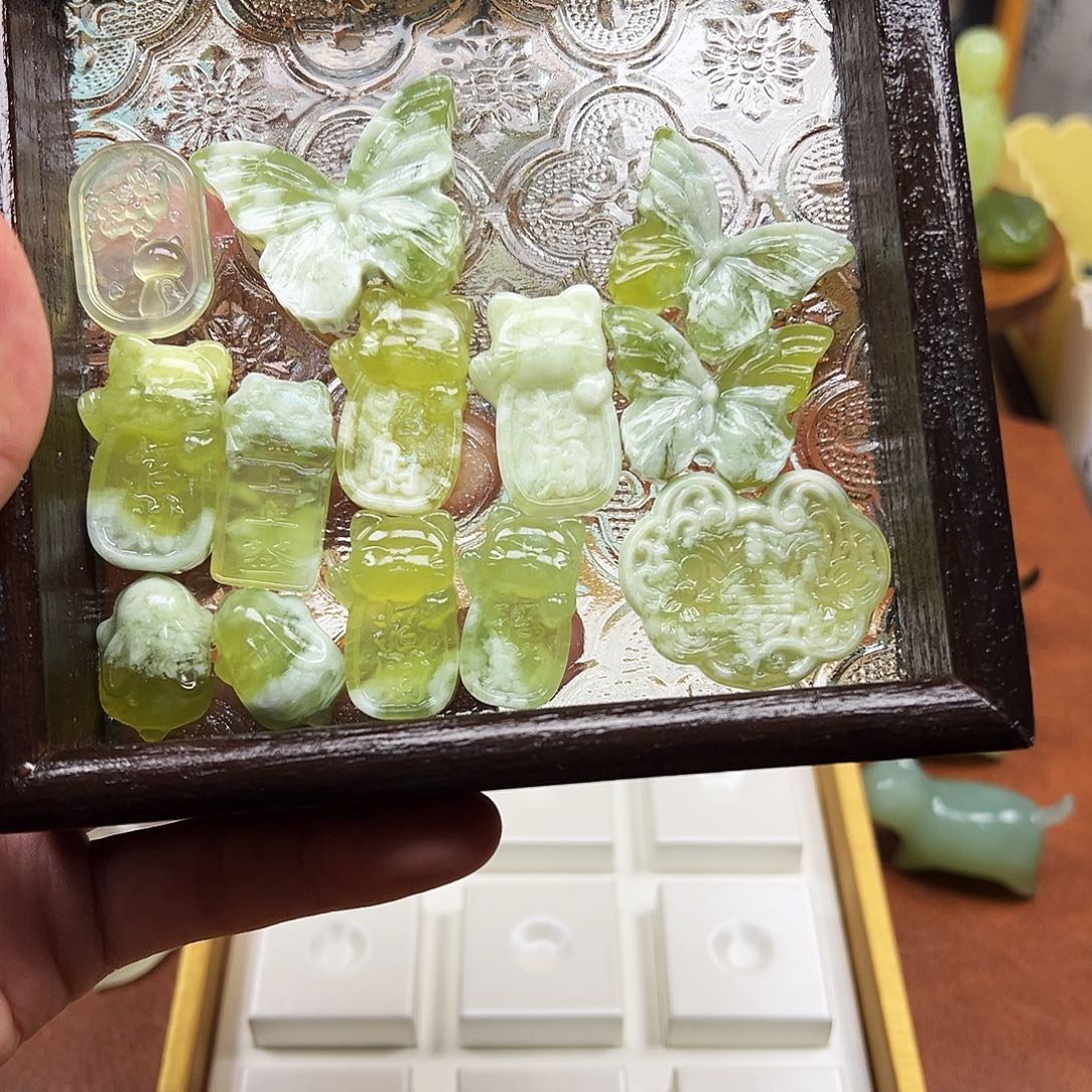 蛇纹石玉合金配饰