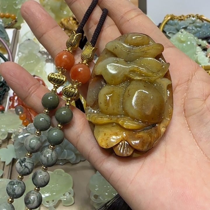 蛇纹石玉吊坠未镶嵌