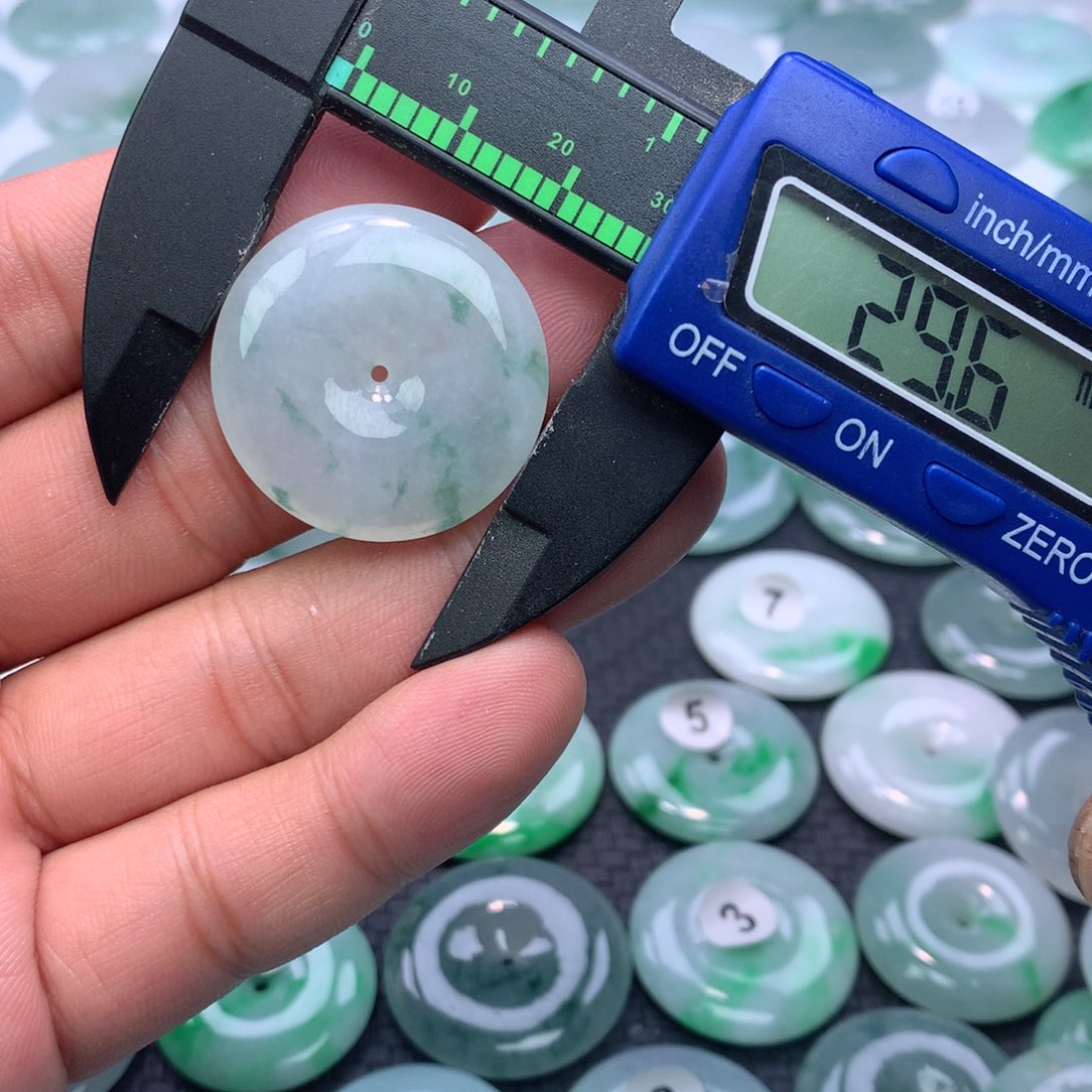 翡翠颈饰未镶嵌缅甸天然A货翡翠