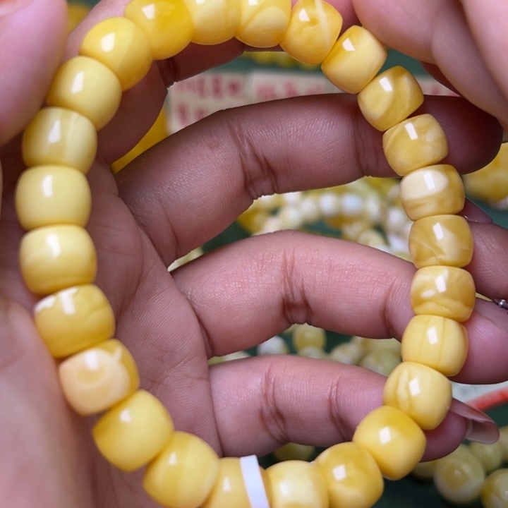 蜜蜡未镶嵌珠宝奇石