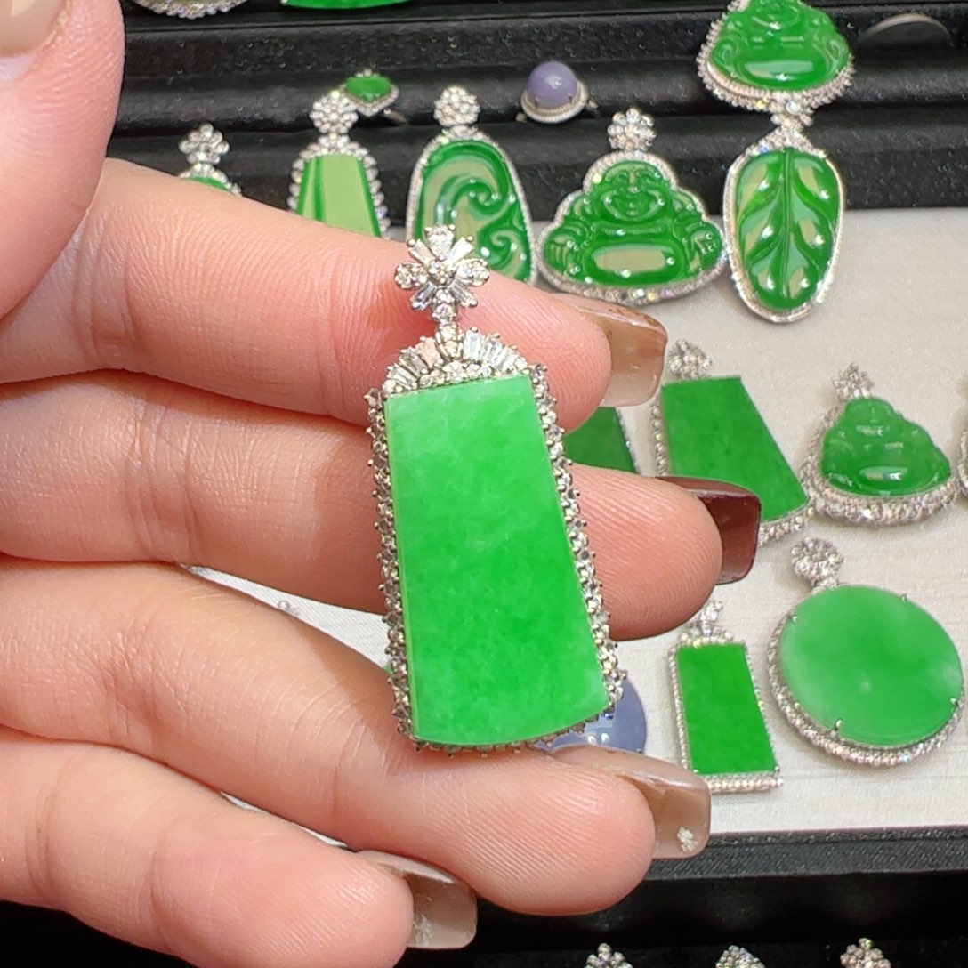 翡翠18K金镶嵌吊坠(不含链)