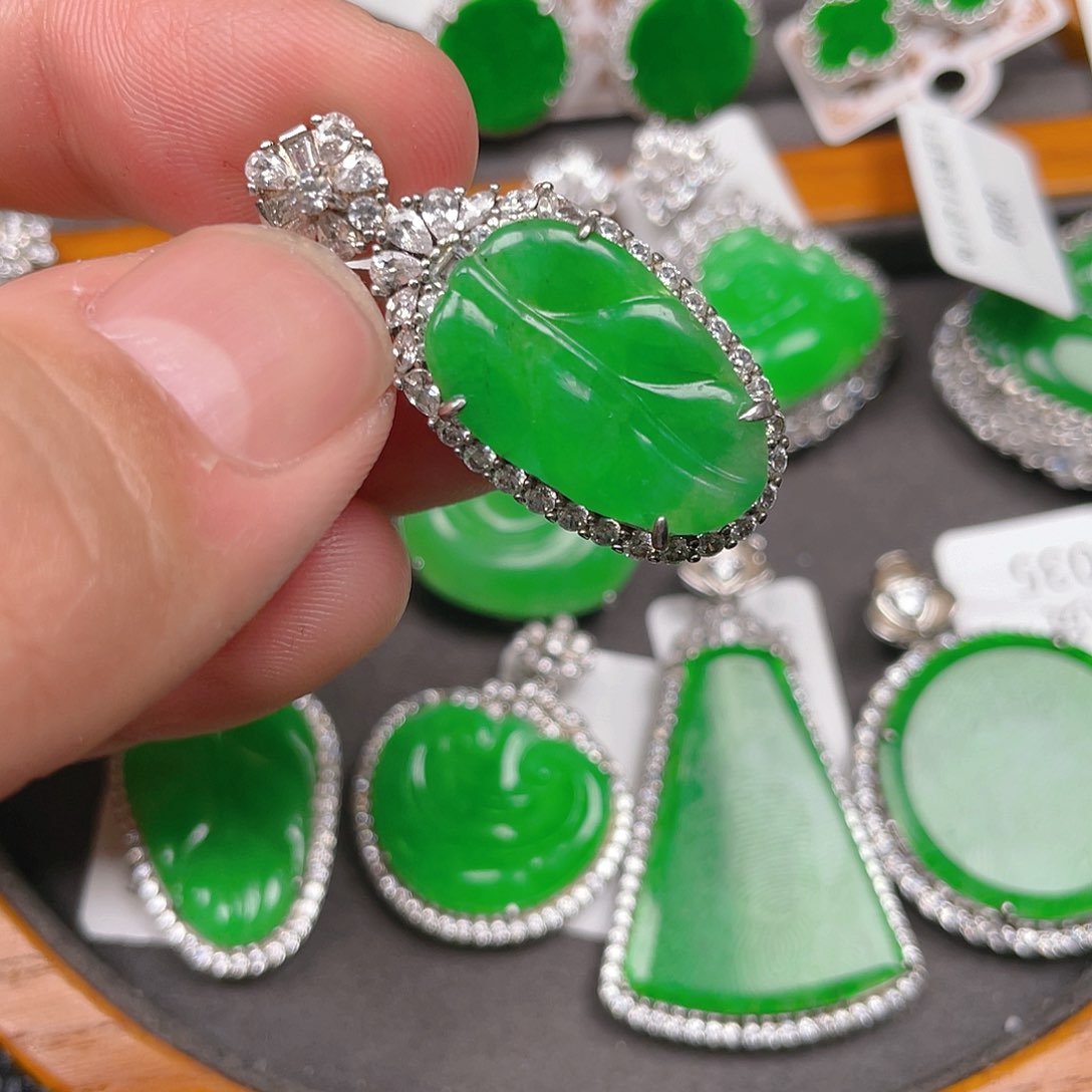 【闪购商品】翡翠吊坠(不含链)银S925镶嵌