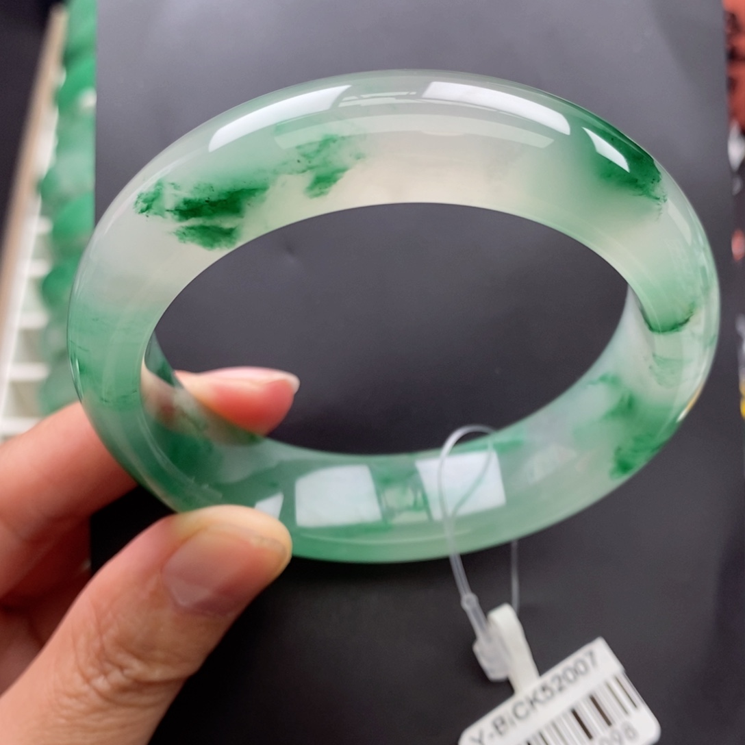 石英质玉手镯未镶嵌夏**风