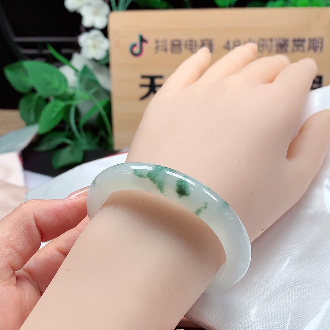 翡翠手镯（贵妃镯）未镶嵌天然A货翡翠手镯，91号