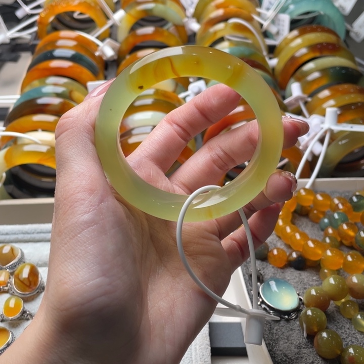 蛇纹石玉手镯未镶嵌55.4