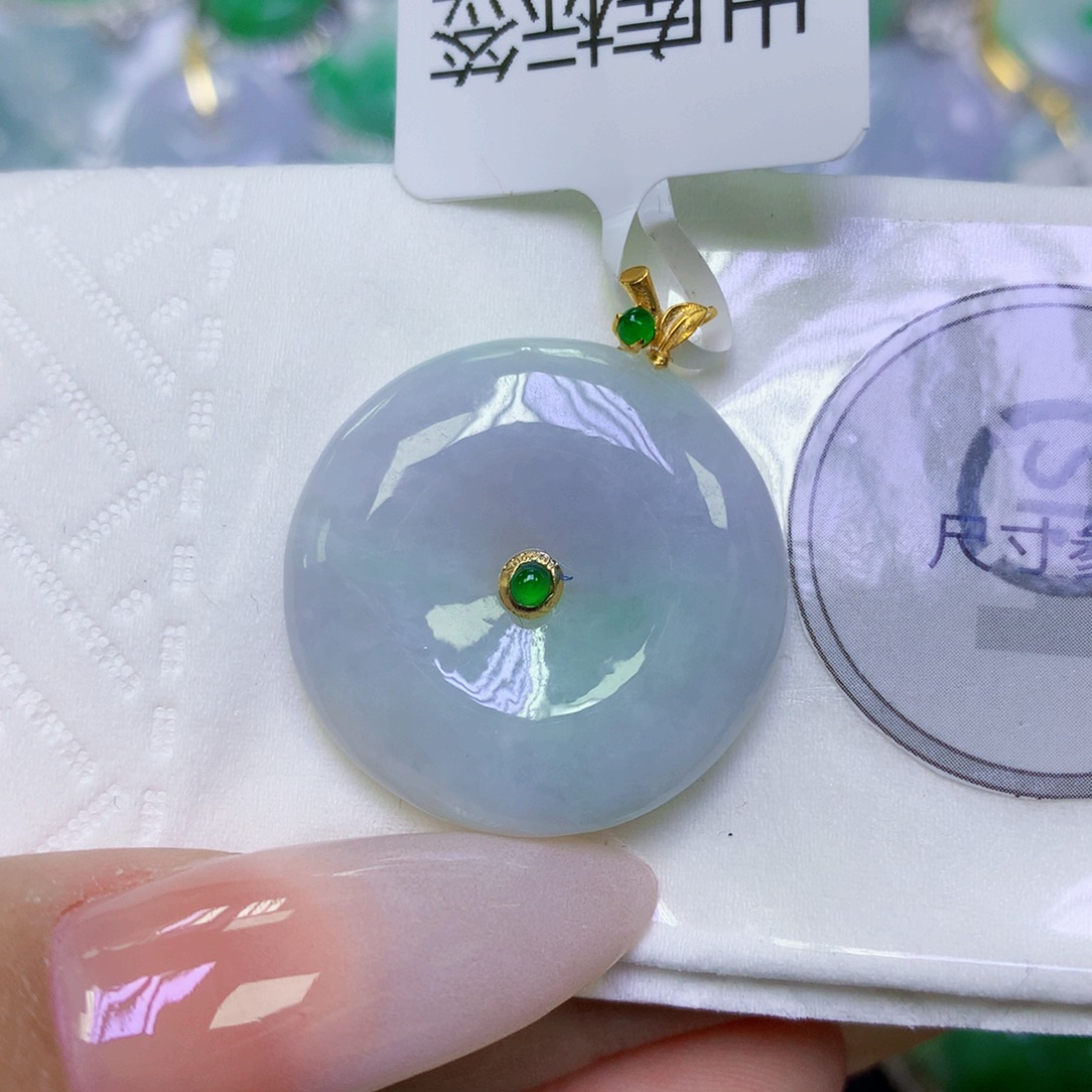 翡翠18K金镶嵌颈饰