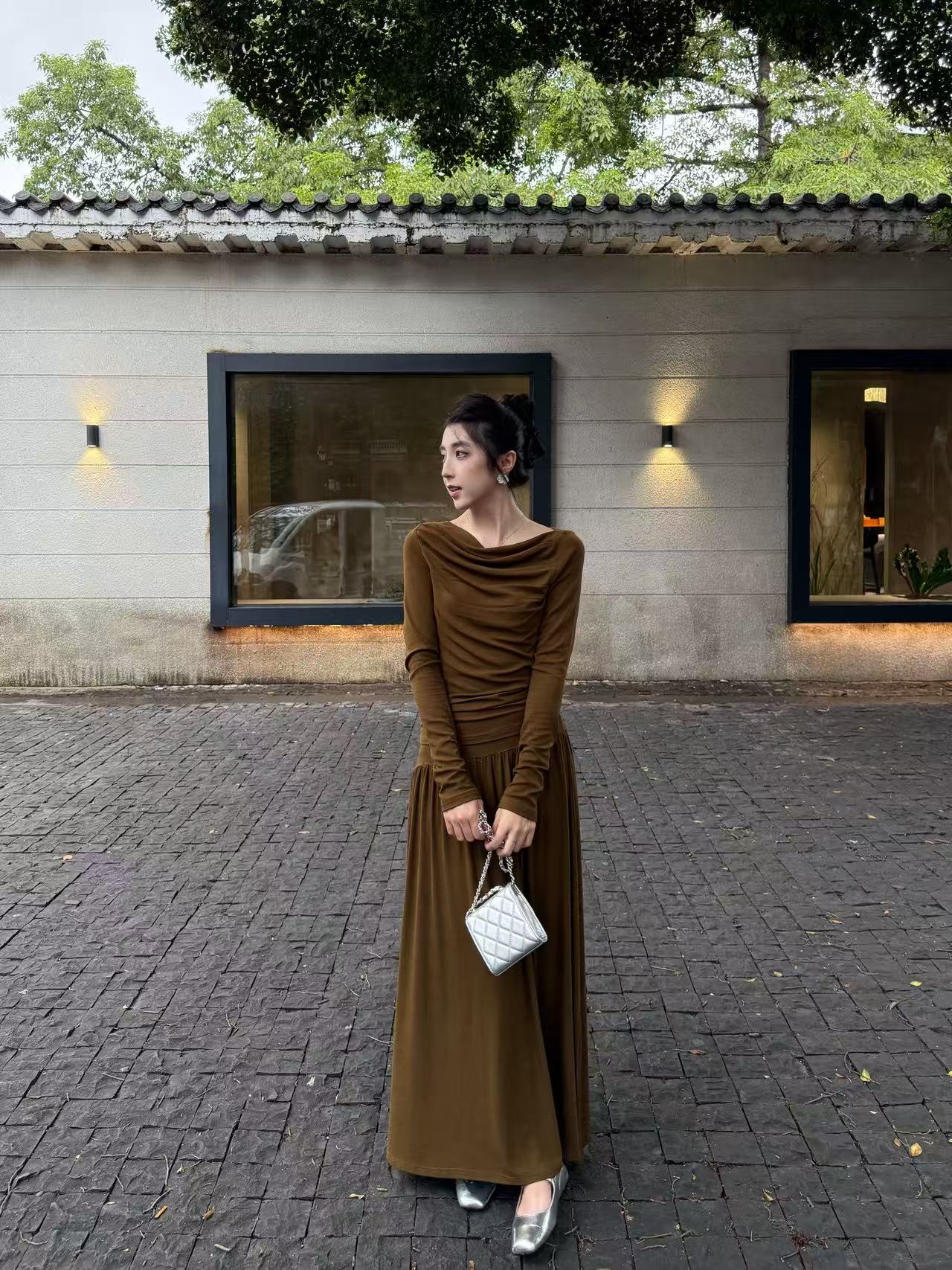 秋季新款气质褶皱收腰一字肩上衣长袖T恤女垂感半身裙长裙两件套