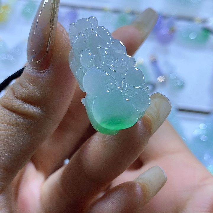 翡翠颈饰未镶嵌天然翡翠A货吊坠