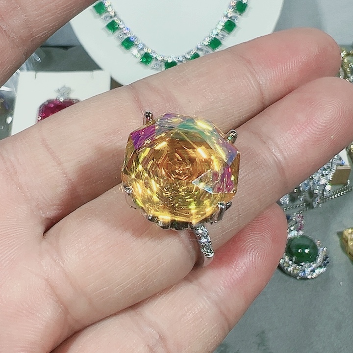 红宝石颈饰未镶嵌