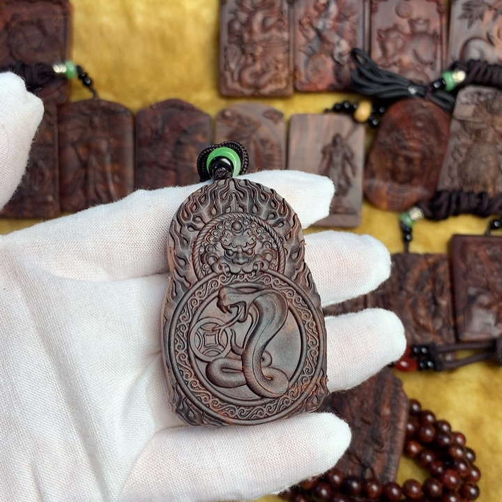 黄花梨/降香黄檀吊坠树****止黄花梨黄花梨