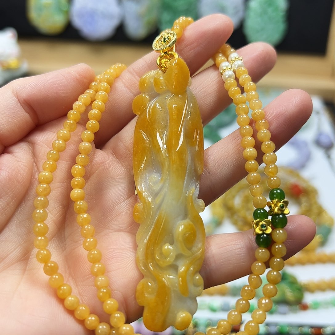 翡翠未镶嵌颈饰吊坠