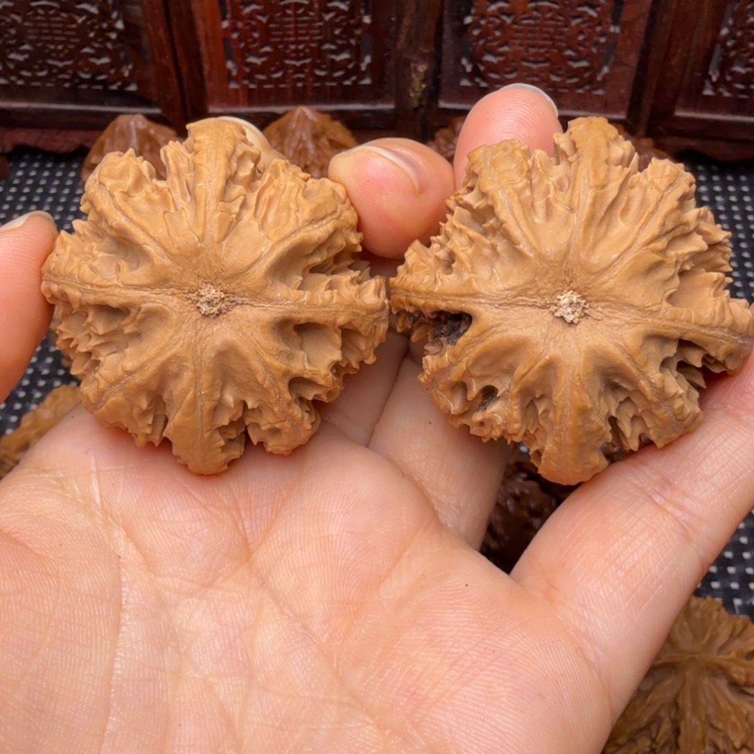 把件文玩核桃龙脊八棱09