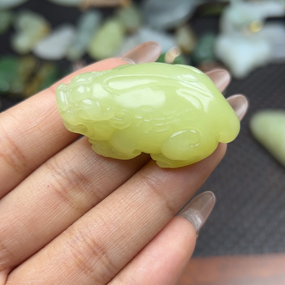 和田玉吊坠未镶嵌