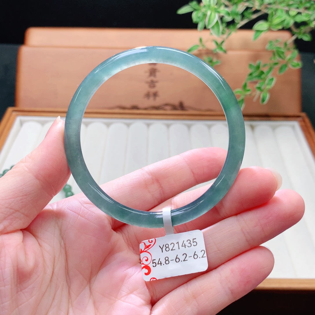 未镶嵌手镯（圆镯）翡翠