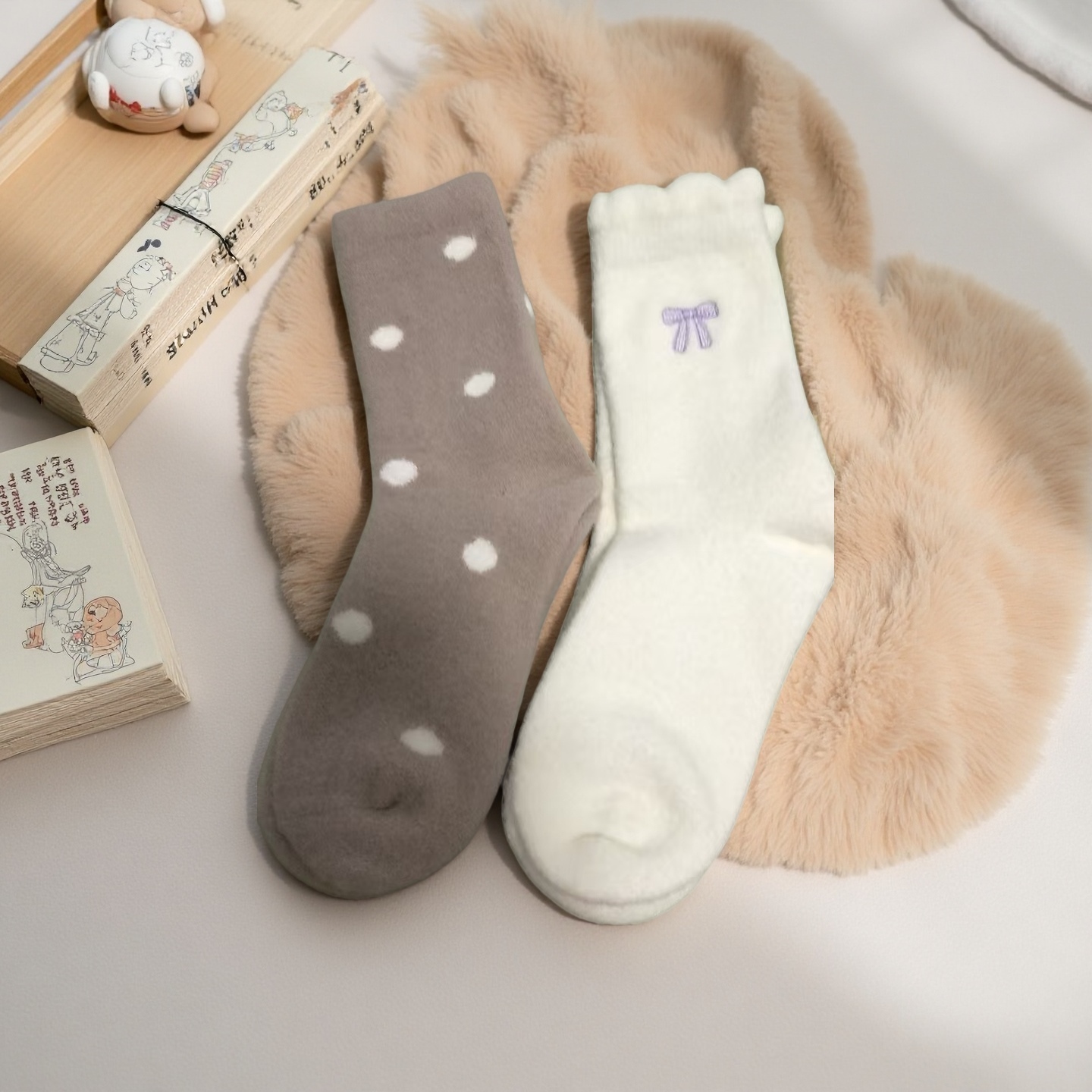 【袜子】日系毛绒中筒蝴蝶结卡通图案波点设计秋冬保暖舒适家居甜美