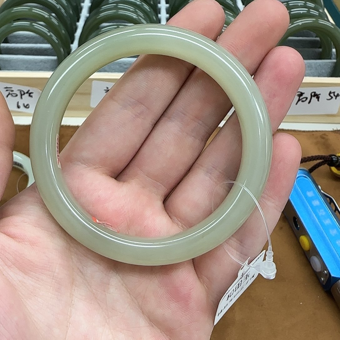 和田玉手镯未镶嵌甜*?58+