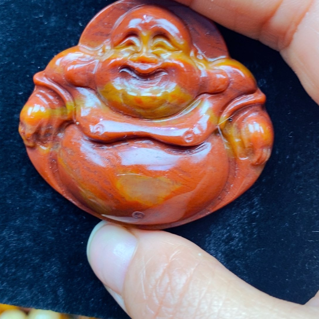 未镶嵌石英质玉（黄龙玉）颈饰