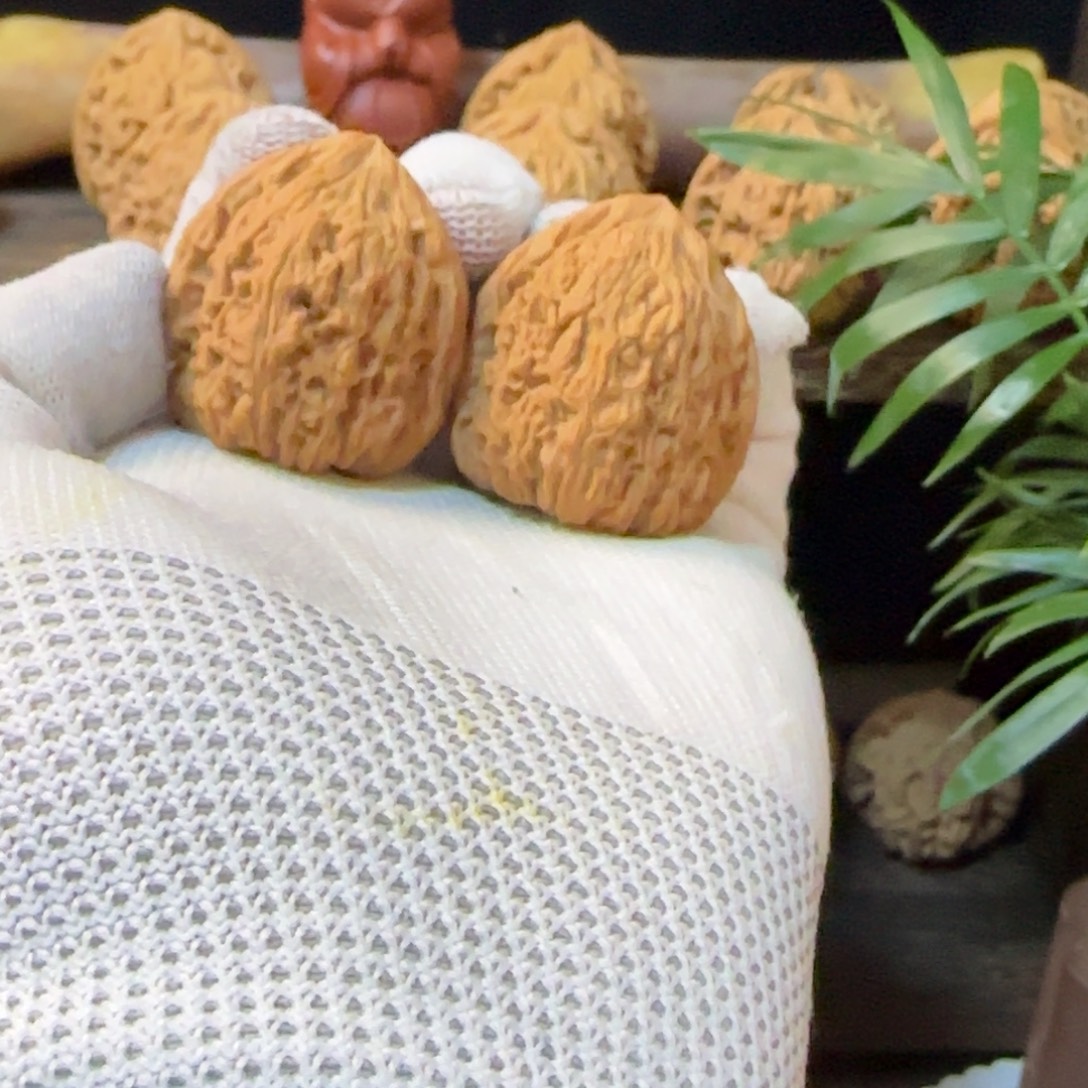 否***来文玩核桃把件南将手捻