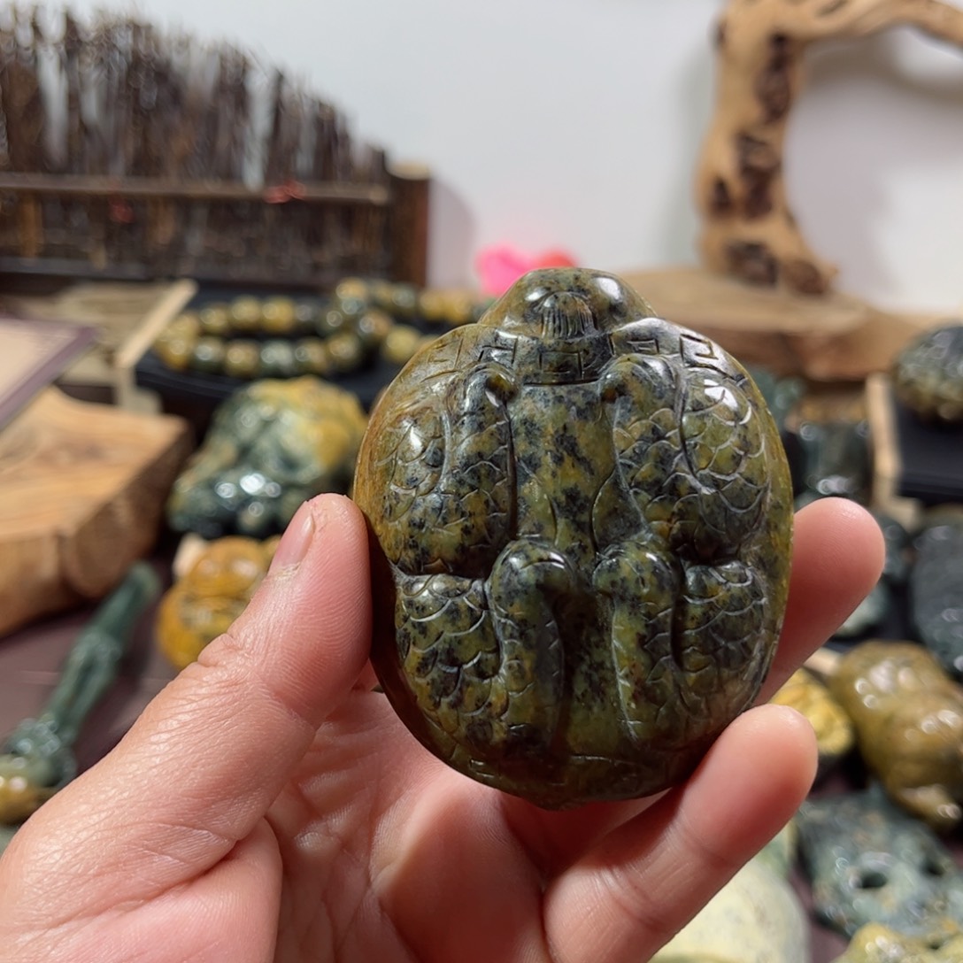 岫岩河磨玉（透闪石质玉）把件未镶嵌与****报