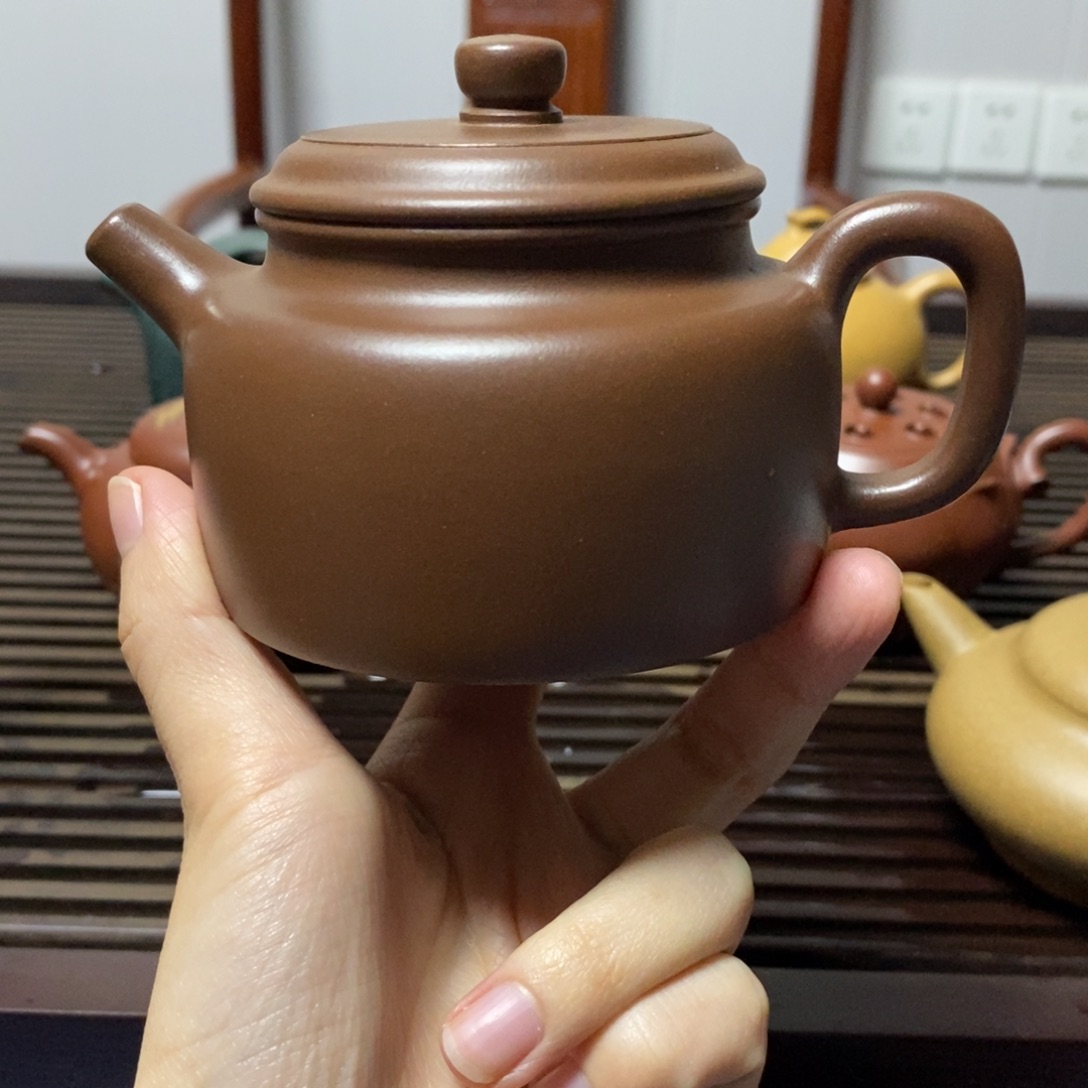 沉***语茶壶紫砂老紫泥。  200cc.    