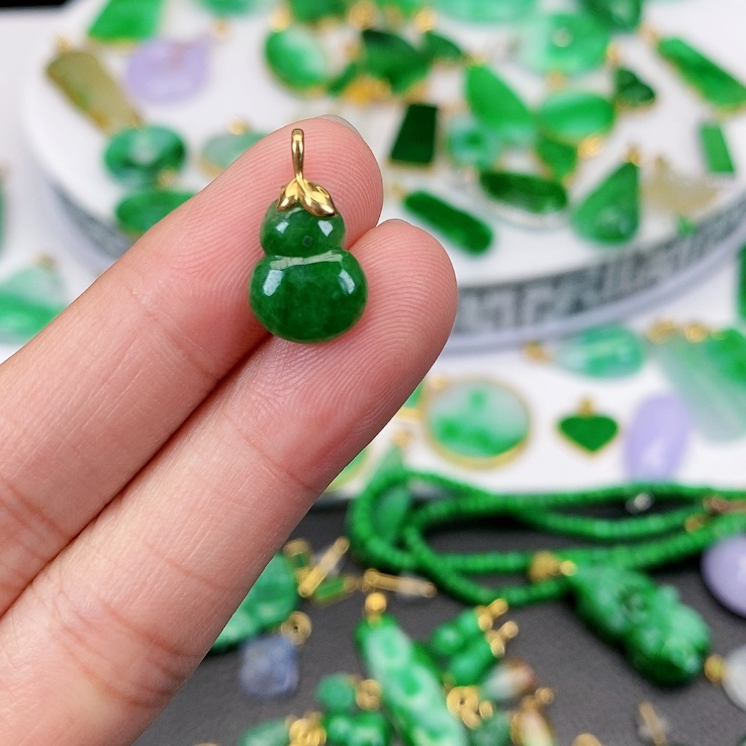 翡翠吊坠(不含链)18K金镶嵌