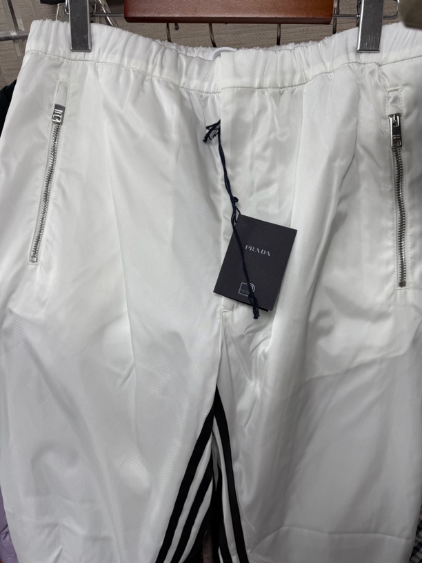 全新未使用 Prada/普拉达 白色Adidas联名三角钢标休闲长裤