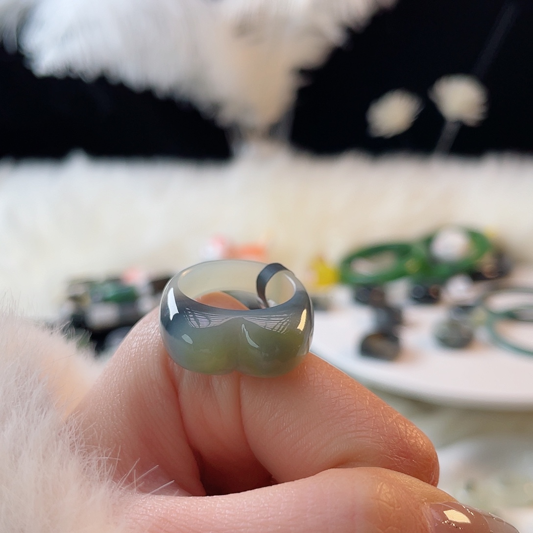 和田玉未镶嵌戒指k33 黑青花带翠猫耳18.3mm