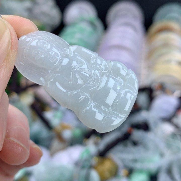 翡翠颈饰未镶嵌吊坠