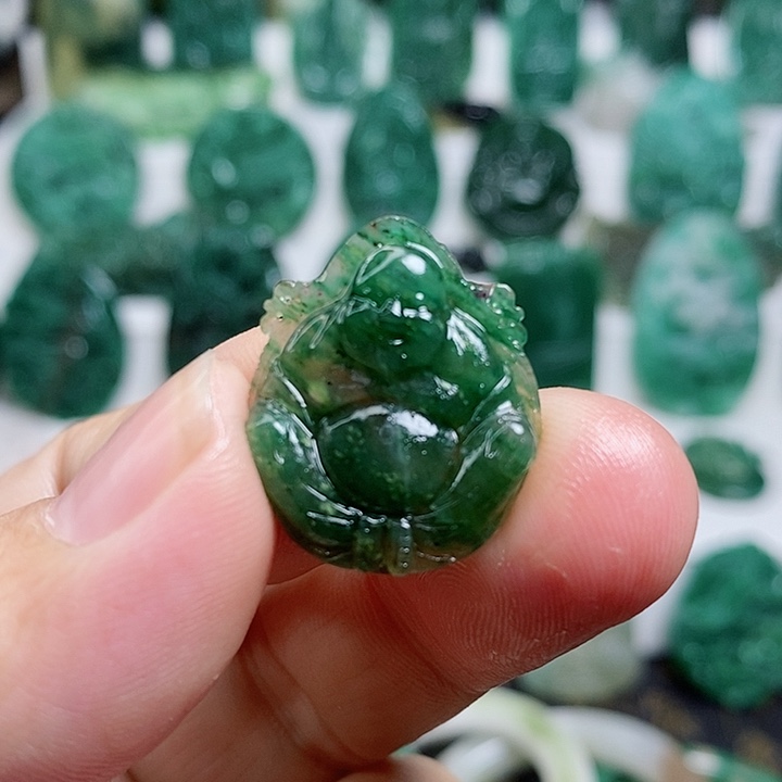 未镶嵌独山玉颈饰