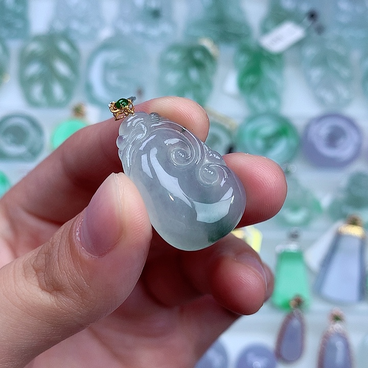 翡翠18K金镶嵌颈饰A货翡翠