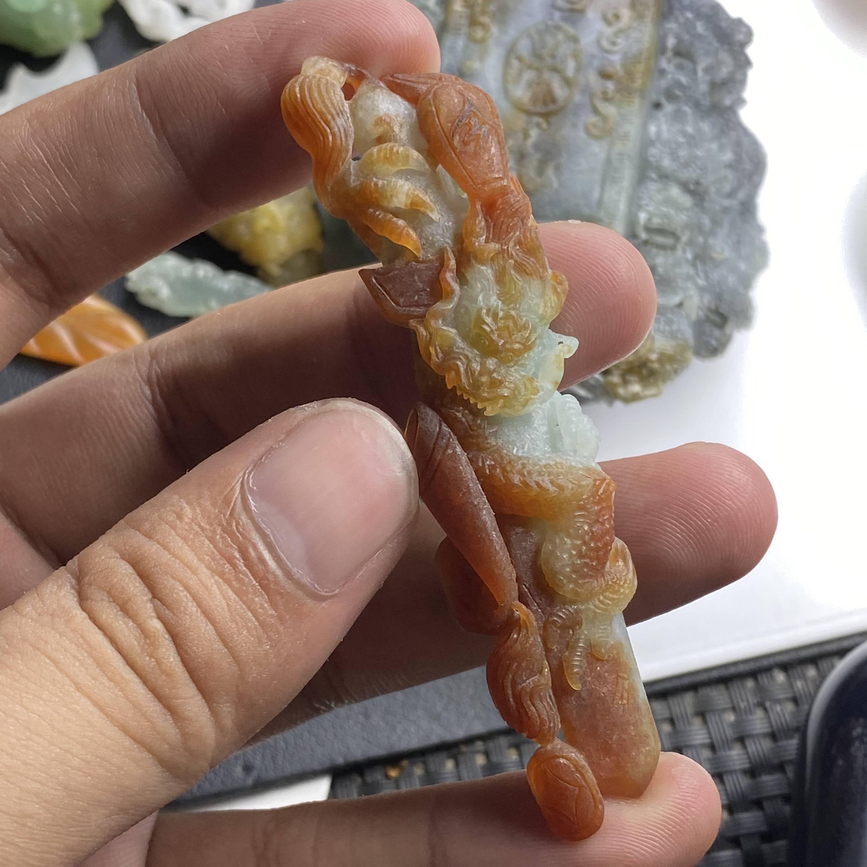 天然翡翠毛货大码砍红皮巧雕特色神龙宝剑天行健 君子以自强不息