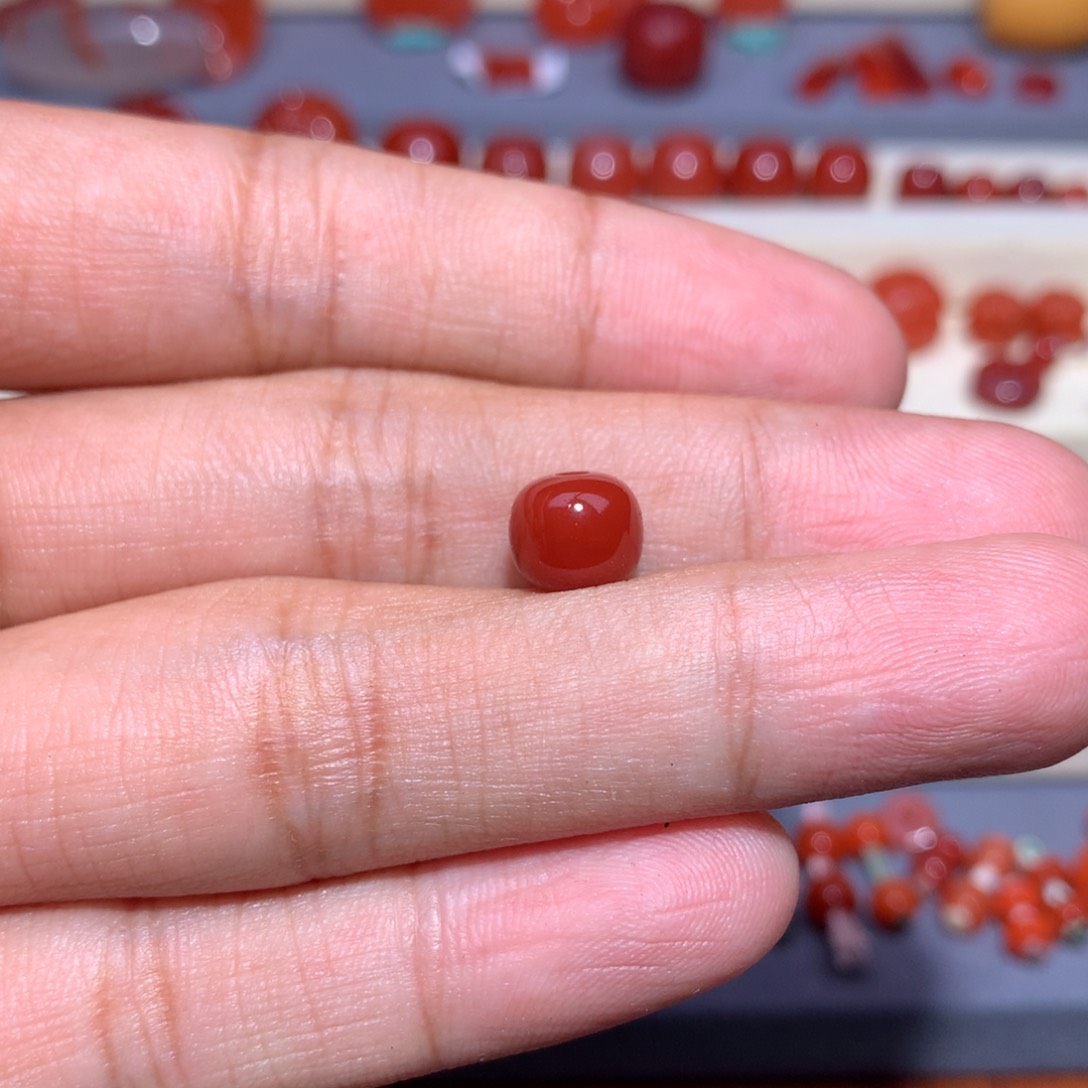 南红玛瑙肉牛血老型7.8×6.8未镶嵌微纹